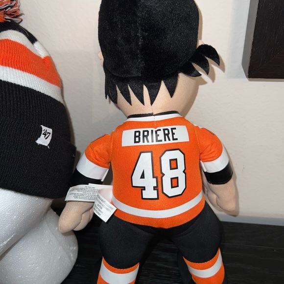 Philadelphia Flyers Kids Bundle: Ski Hat and Briere Doll - Picture 3 of 10